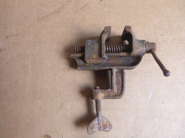 Small Clamp-On Hobie Vise