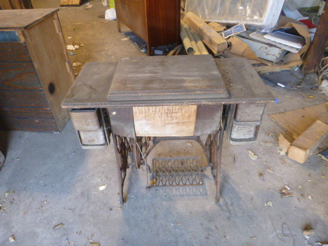 Vintage Singer Sewing Machine