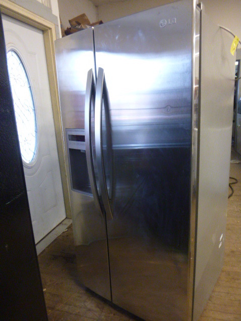 LG Side-by-Side RefrigeratorFreezer