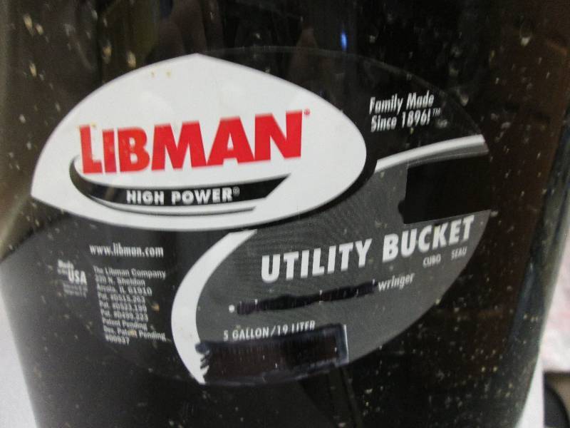 Libman Mop bucket with wringer...