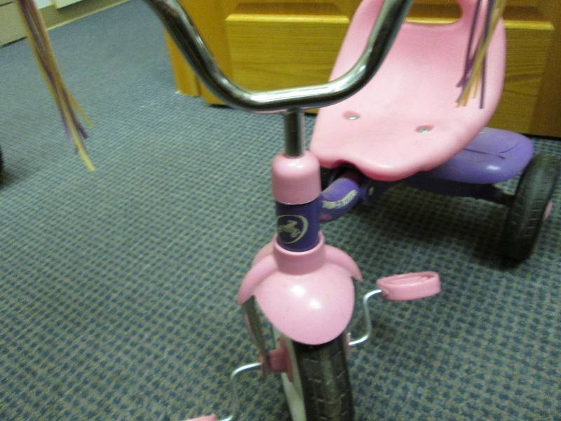 Light purple and pink radio flyer c...