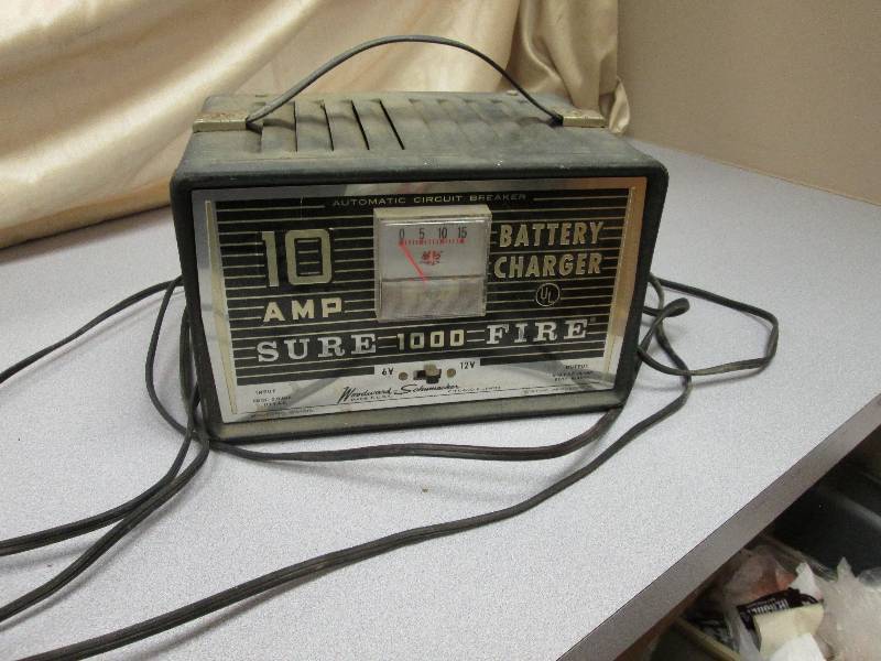 Battery Charger. Details in picture...