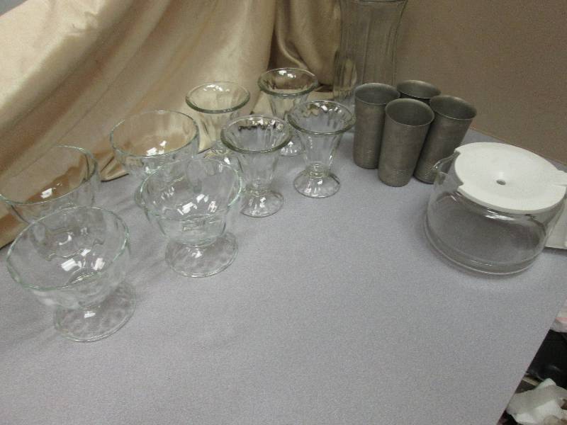 4 large dessert dishes, 4 small des...