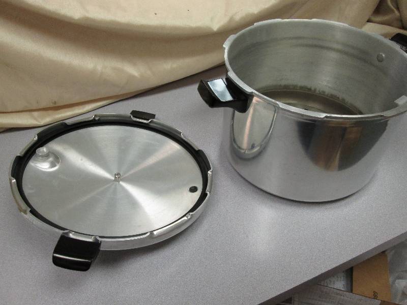 PRESTO pressure cooker...