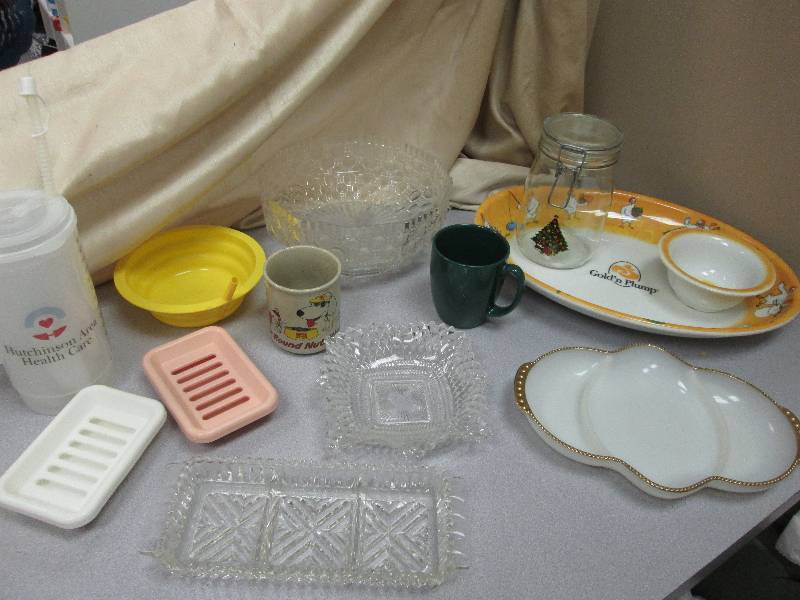 Glass serving dishes, 3 cups, 2 soa...