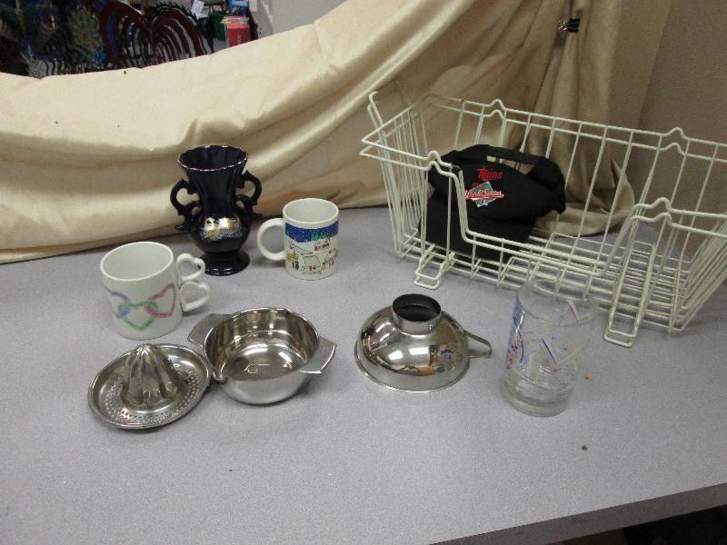 fruit juicer, glass with disney dec...