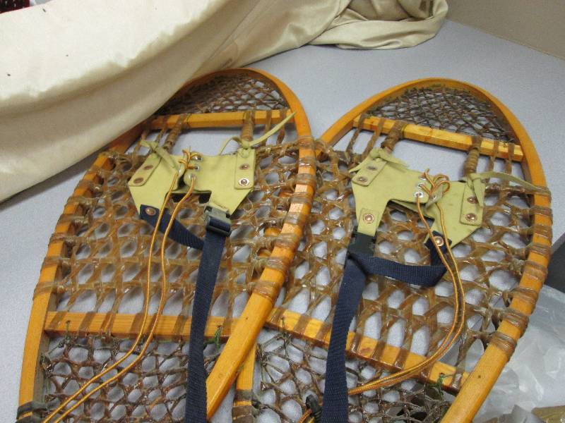 bearpaw snowshoes great condition...