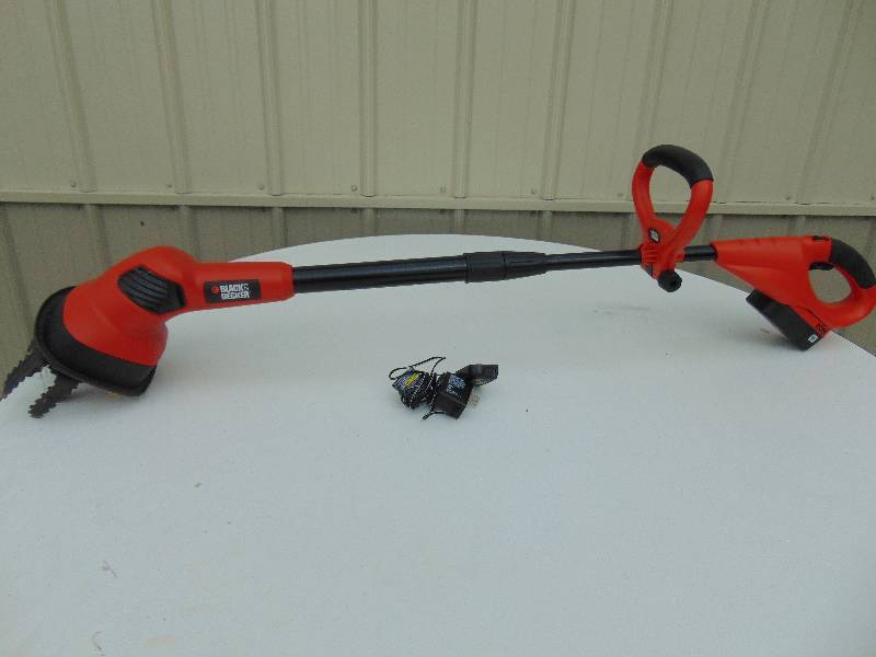 lot 12 image: Cordless Black & Decker