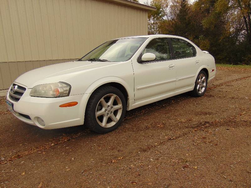 lot 1 image: 2003 Nissan Maxima