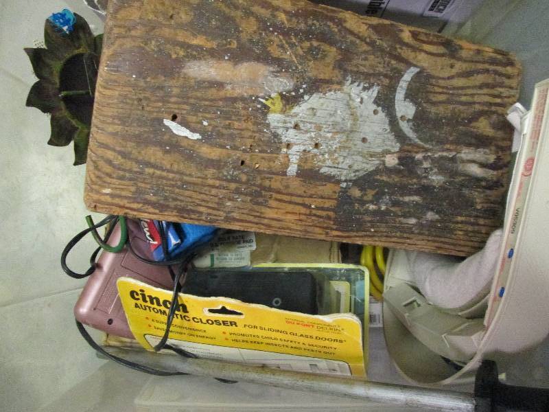 Box of assorted items...