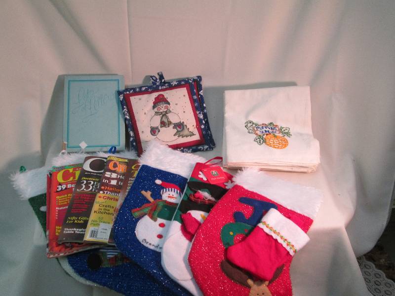 x7 Christmas stockings,x2snowman ov...