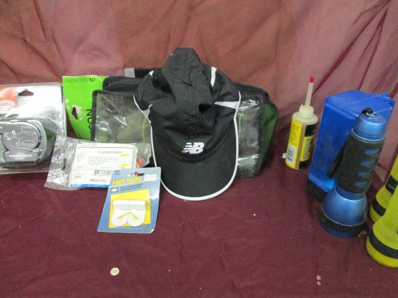 x4flshlights,hat,knee pads,pedals,a...