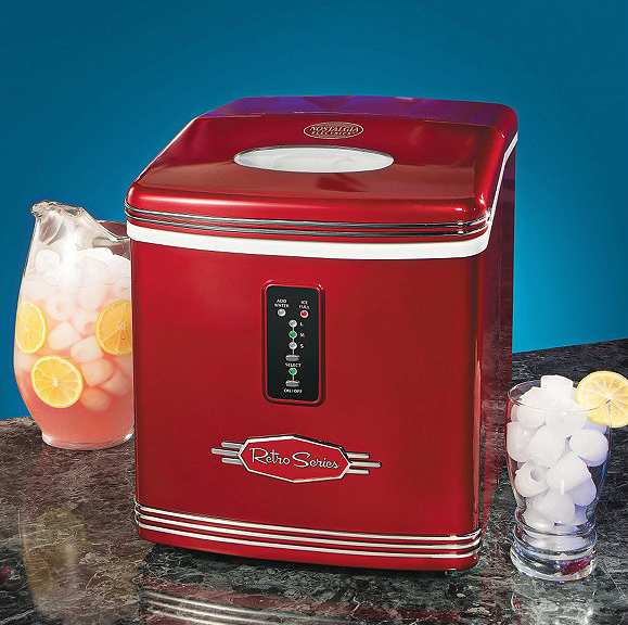 lot 50 image: Nostalgia Electrics Retro Series Ice Maker