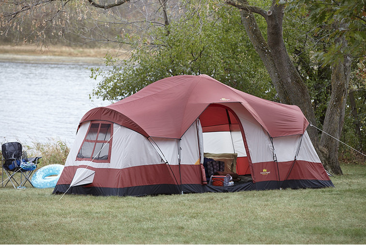 lot 77 image: Outdoor Spirit 18 x 10 10-Person Dome Ten