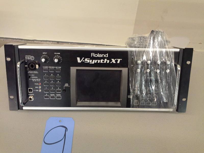 Roland V-Synth XT