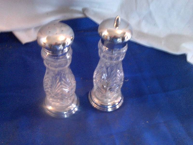 fifth avenue crystal salt and pepper shaker