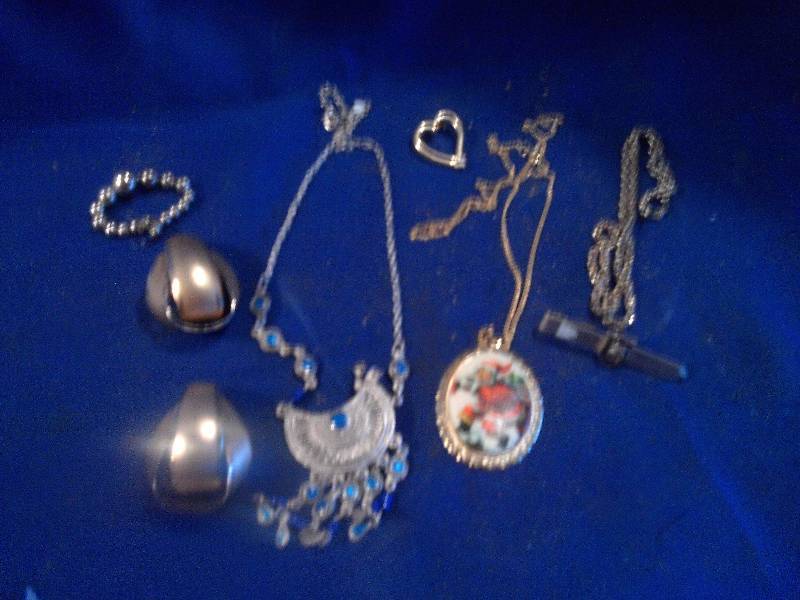 vintage costum jewlery