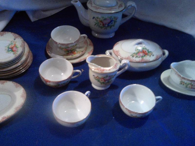 vintage childs tea set