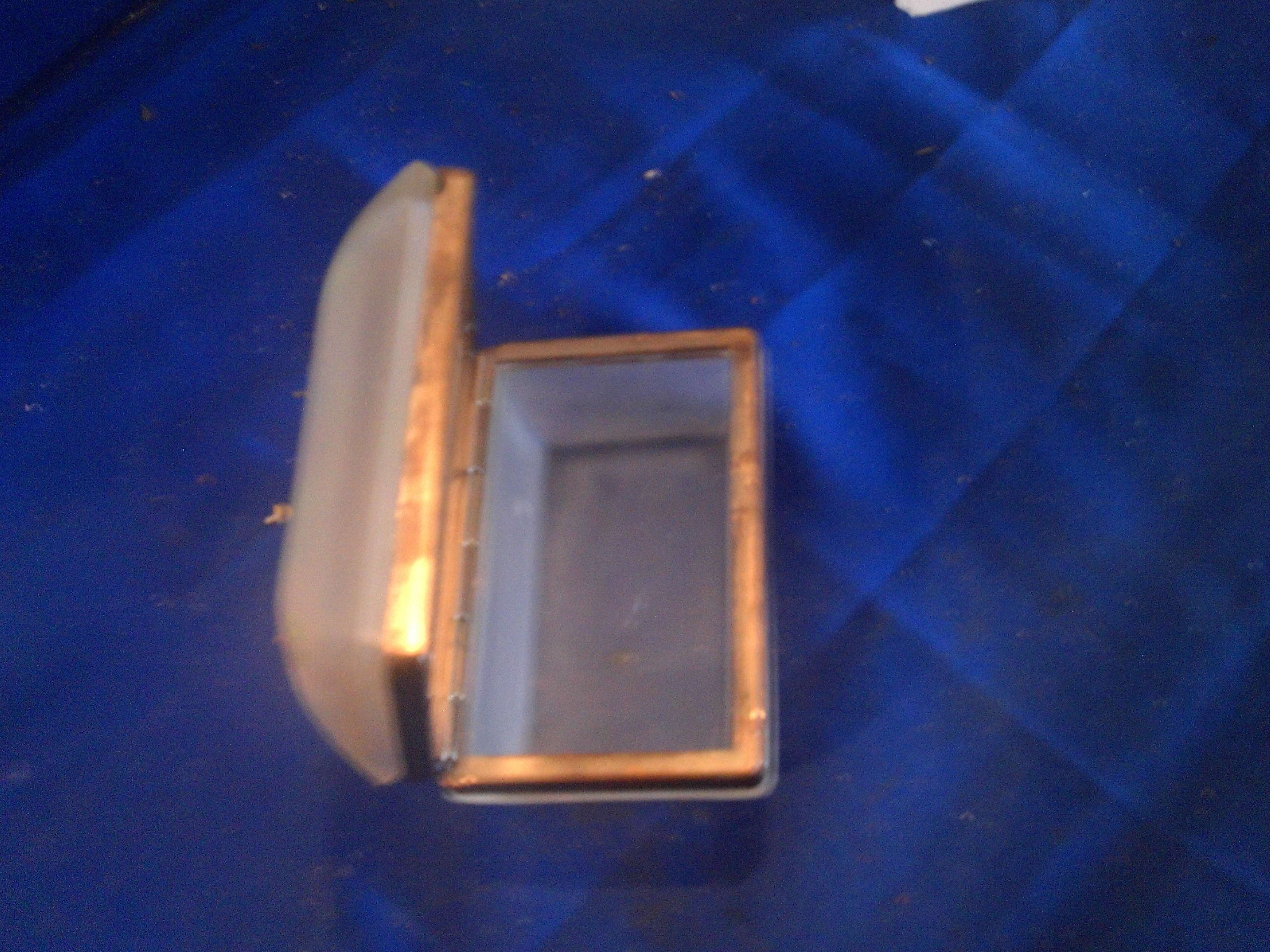 vintage lewsite jewlery box