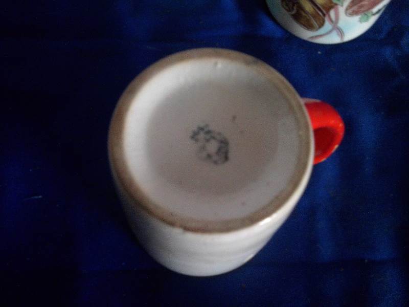 3  vintage christmas cups