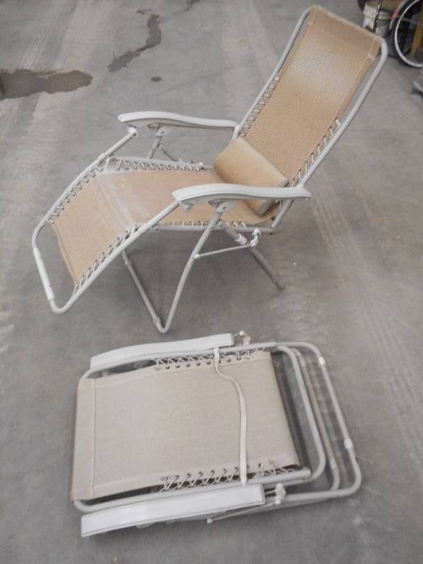 (2) Portable Folding Patio Lounge C...
