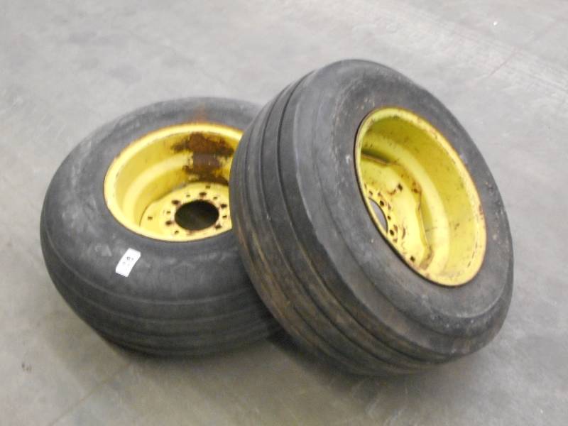 (2) John Deere Universal 6-Lug Impl...