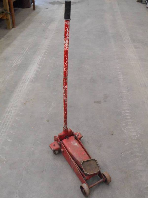 Heavy Duty Floor Jack, Works But Li...