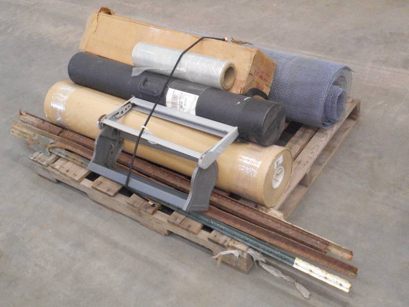 Pallet Lot Fence Stakes, Roll Of S...