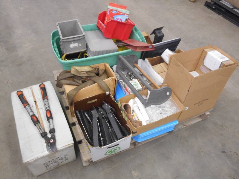 Pallet Lot T.V. Mounts, Electric C...