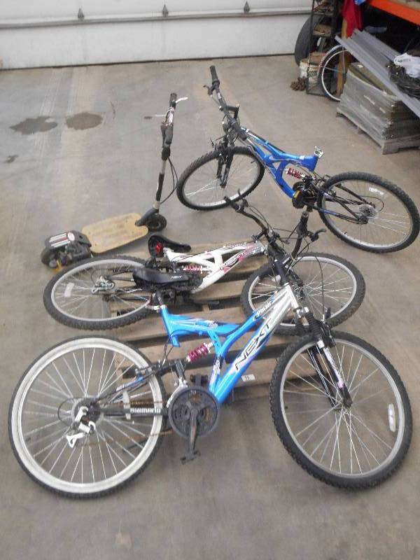 Pallet Lot (3) Next Aluminum Bicyc...