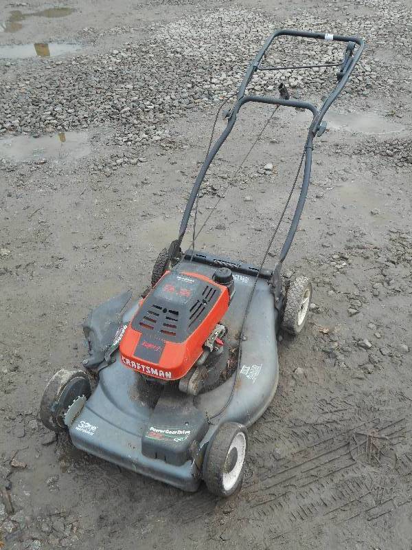 lot 7 image: Craftsman 21 Self-Propelled Lawn M...