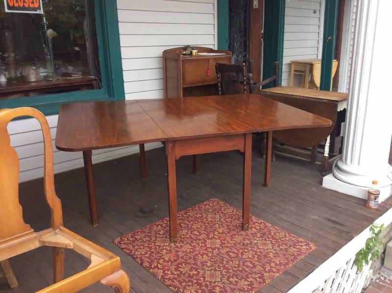 1820s George III Solid Mahogany Drop Leaf Table