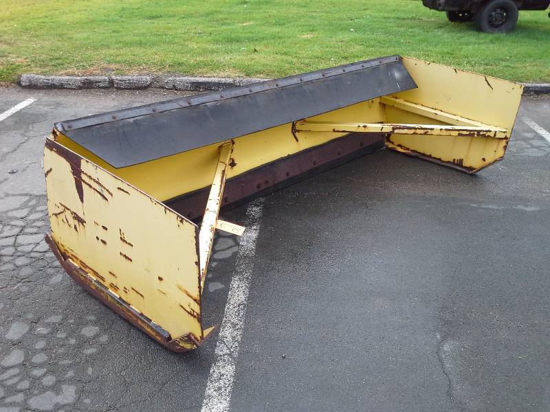 lot 2 image: 10 Snow Pusher (Skid Steer)