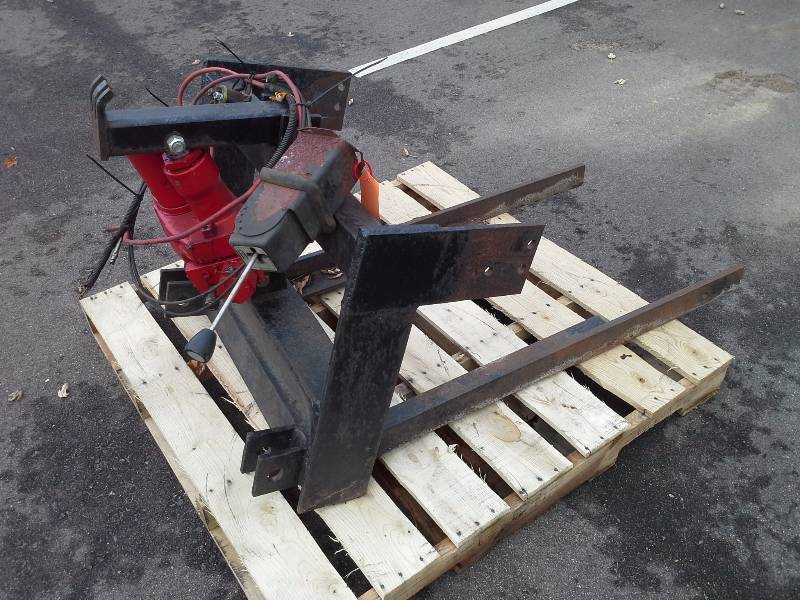 lot 6 image: Western Universal Plow Mount