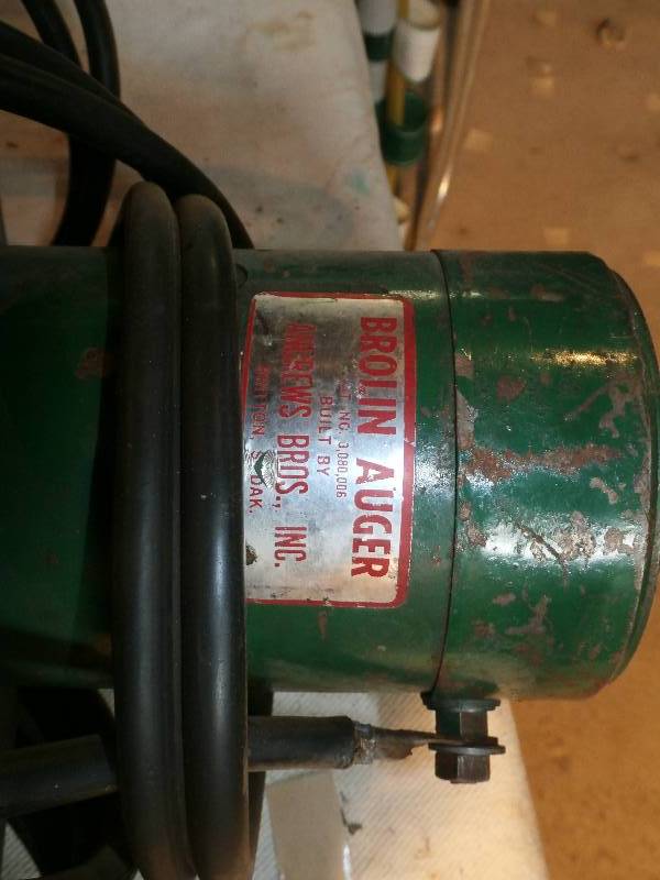 lot 38 image: Brolin Brothers, Ortonville, MN Ice Auger