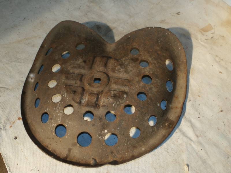 lot 54 image: Metal (Not Cast) Tractor Seat