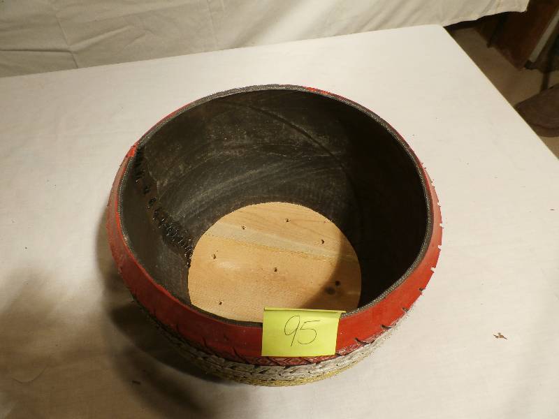 lot 95 image: Flower Planter Made From Tires