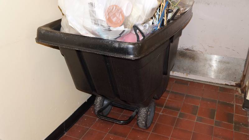 Trash Hauler on Wheels