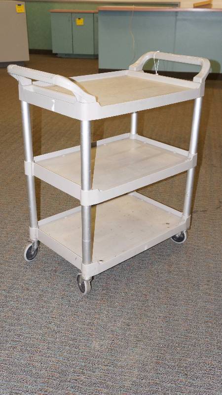 Rubbermaid Rolling Serving Cart
