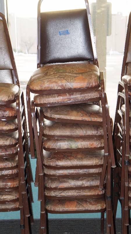 Set of 10 Stackable Chairs - Brown Camoulflage