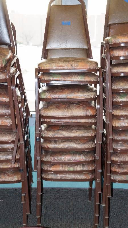 Set of 10 Stackable Chairs - Brown Camoulflage