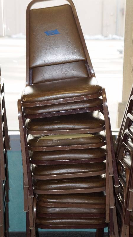Set of 10 Stackable Chairs - Brown