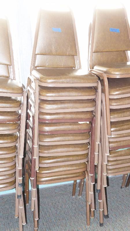 Set of 10 Stackable Chairs - Brown