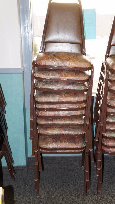 Set of 10 Stackable Chairs - Brown Camoulflage