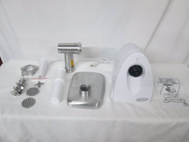 lot 39 image: Chefs Mark Electric Meat Grinder
