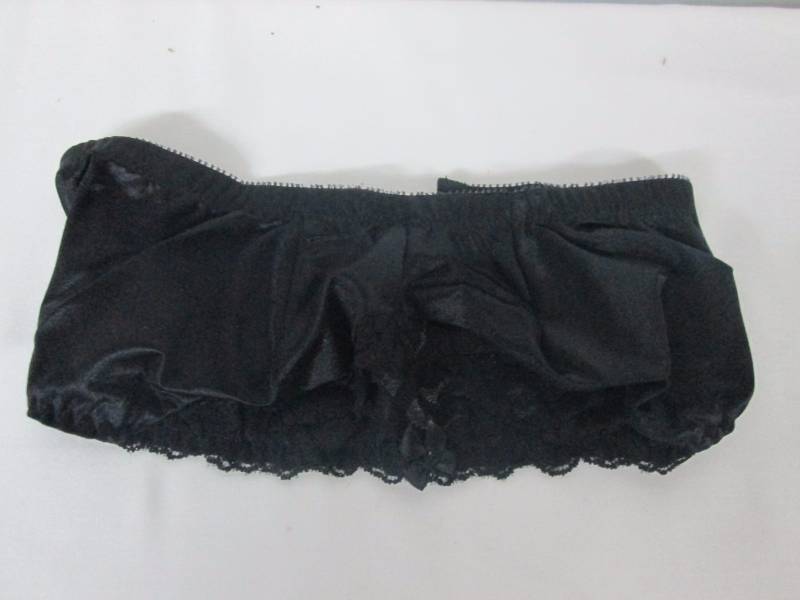 lot 95 image: Glamorise Strapless Tube Bra-Black