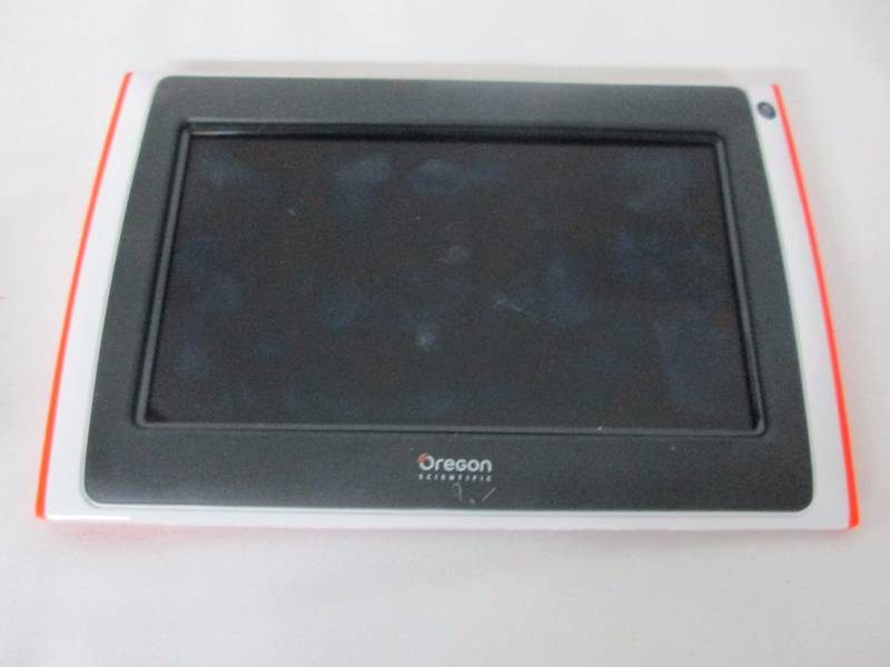 lot 25 image: Oregon Scientific MEEP x2 Kids Tablet