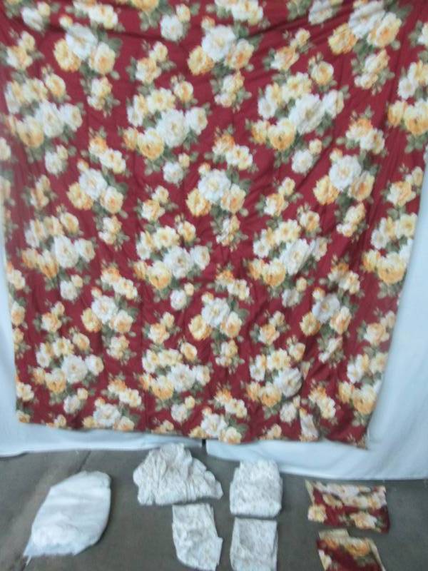 lot 90 image: Alcove Cheria Comforter Set - Queen