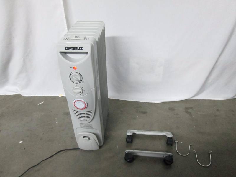 lot 33 image: Optimus Oil-Filled Radiant Heater