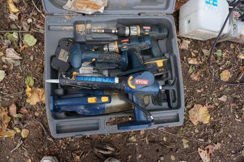 lot 19 image: Ryobi 18 V Power Pack Power Tool Set With Case